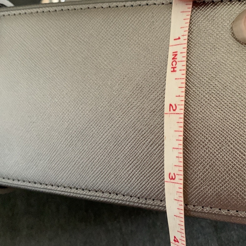 Vintage Burberry Mettalic Crossbody Bag - Picture 14 of 16